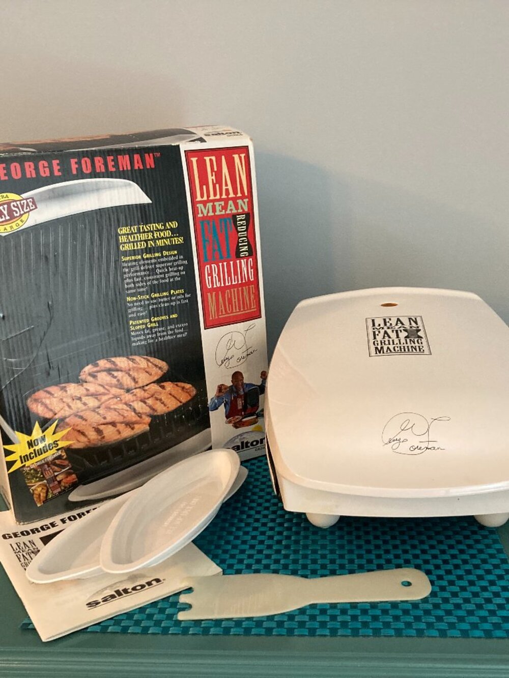 NIB Vintage George Foreman Grilling Machine Family Size GR20CB